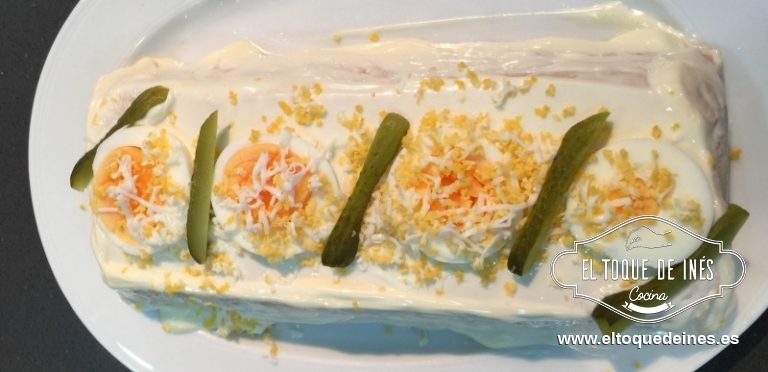 Pastel de atún, palitos y gambas