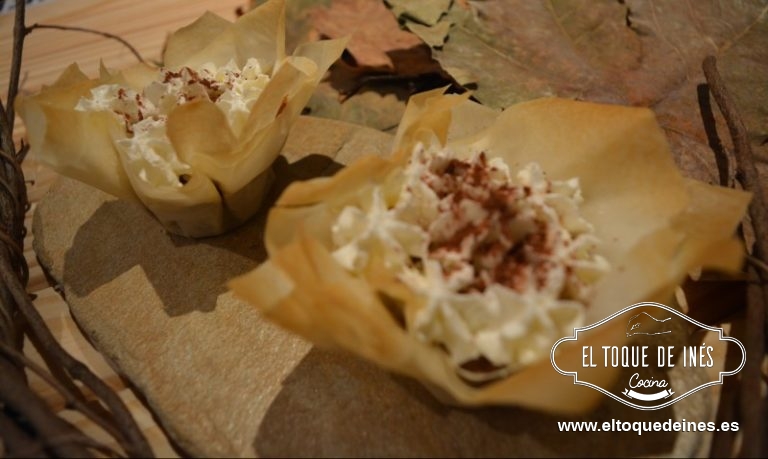 Dejar enfriar un par de horas para que coja cuerpo la mousse.
Listas para comer nuestras "Sorpresas con Valor".
