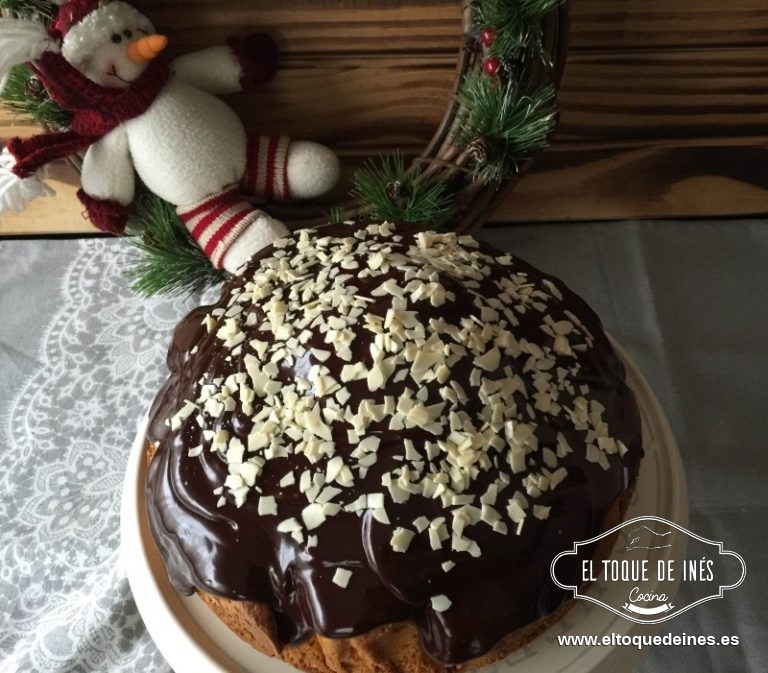 Echar por encima del bizcocho y espolvorear si queréis con coco rallado, le da un toque especial.