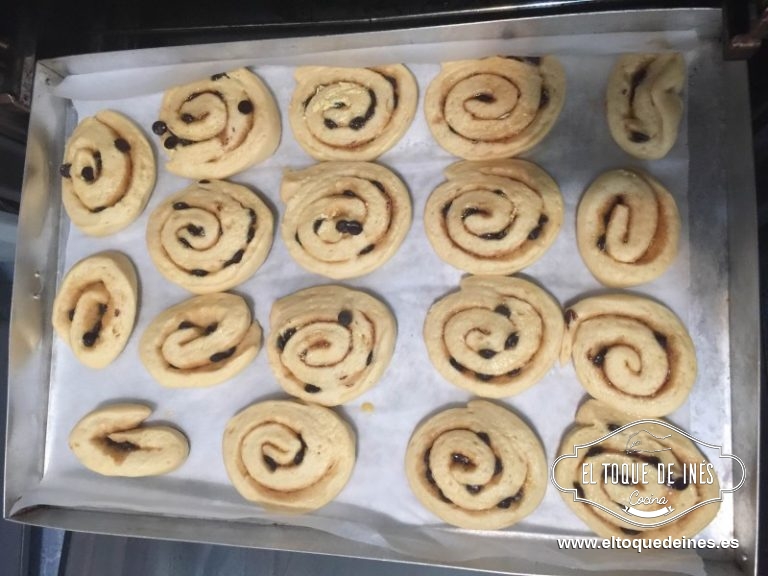 Precalentamos el horno un rato antes de meterlos a 200º con calor arriba y abajo.