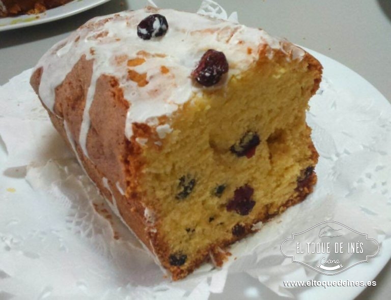 Vertemos sobre el cake.