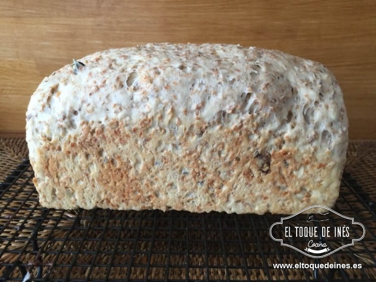 Sacar y dejar enfriar un poco antes de desmoldar.