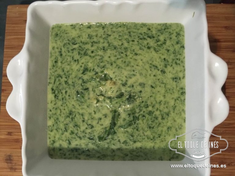 Echamos la leche, mantequilla, pimienta y nuez moscada y programamos 7 min/ 100º/ vel 2.