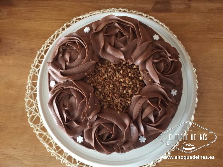 Metéis en el frigorífico al menos 1-2 horas para que asiente la trufa y ya está lista para disfrutar!