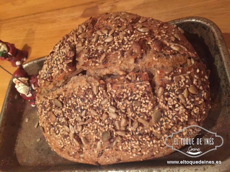 Durante 10 minutos mantuve el horno a 250º, luego 35 minutos más a 200ºC y 5 minutos más a esa misma temperatura pero sin la tapa de la olla.