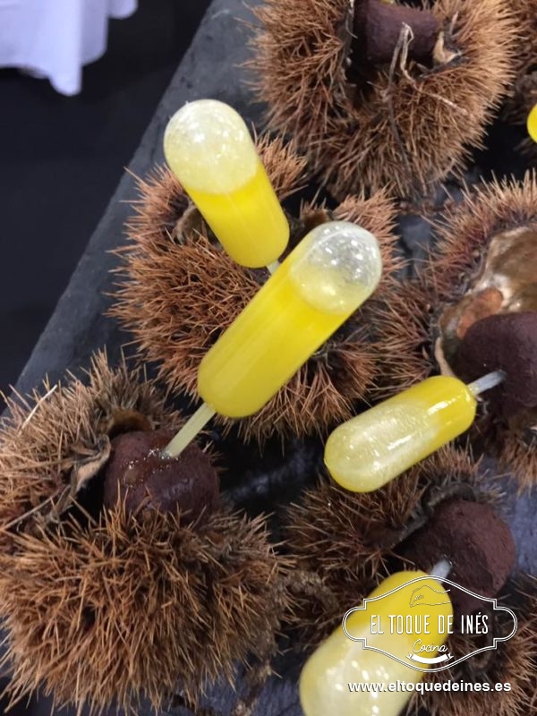 De ahí nos llevaron al stand de aceites Abril, donde el chef Luis Vidal realizó una "falsa castaña de chocolate ahumado acompañada de aceite de oliva virgen extra", combinación perfecta y deliciosa.