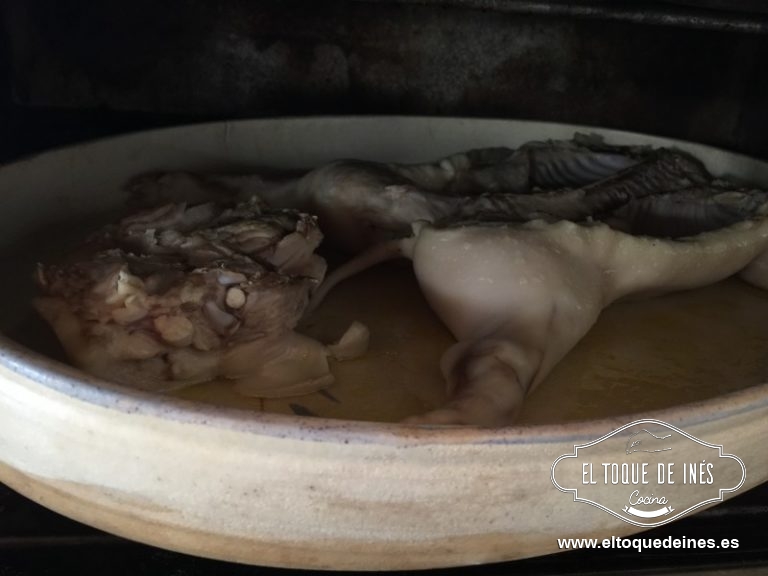 Lo metemos al horno aproximadamente hora y media .