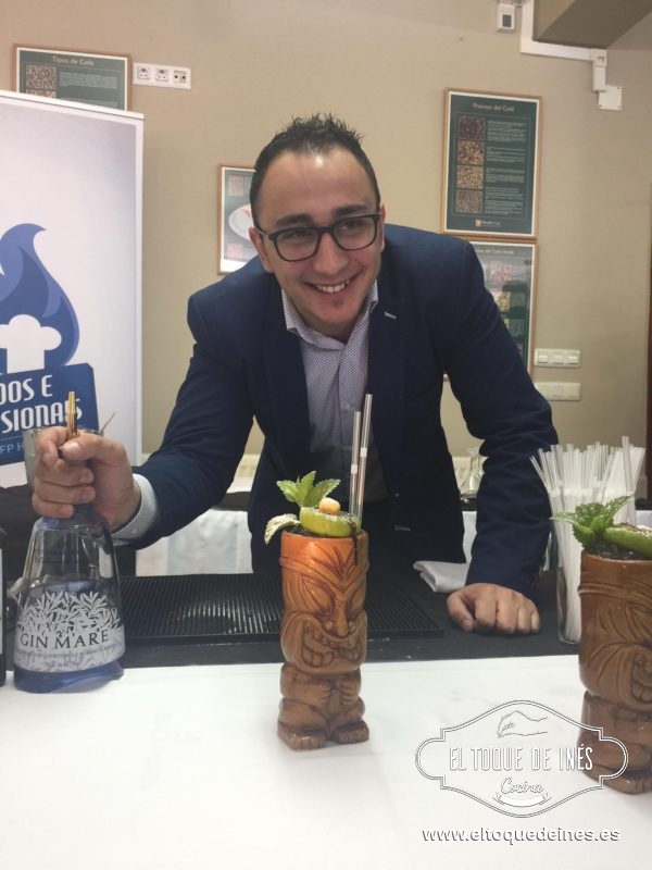 Gracias a Willy, nos dio una  clase magistral de coctelería, tiene varios premios a nivel internacional.