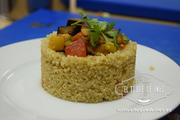 Unos de mis platos...quinoa con salteado de verduras.