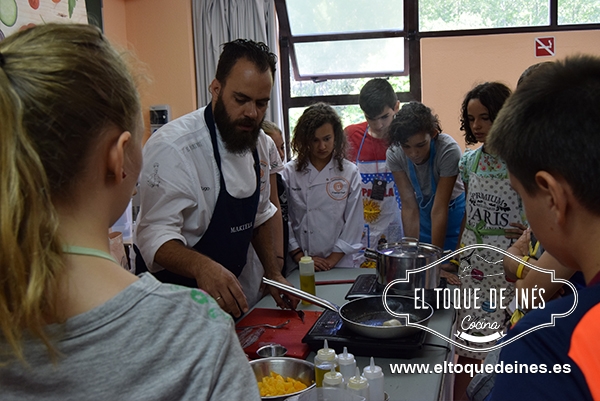 Gracias a Hugo, Almudena, Luis y Vanesa porque nos enseñaron muchísimas cosas.