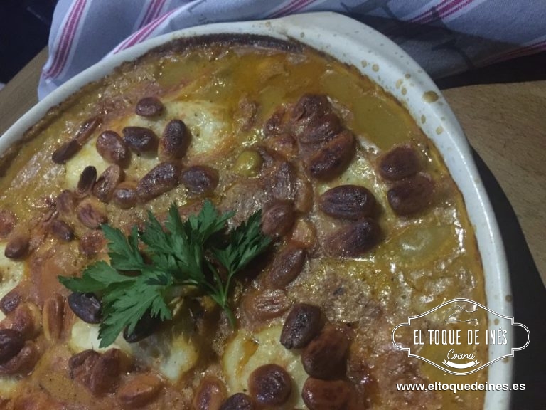 Espolvorear con perejil (opcional) y servir caliente.