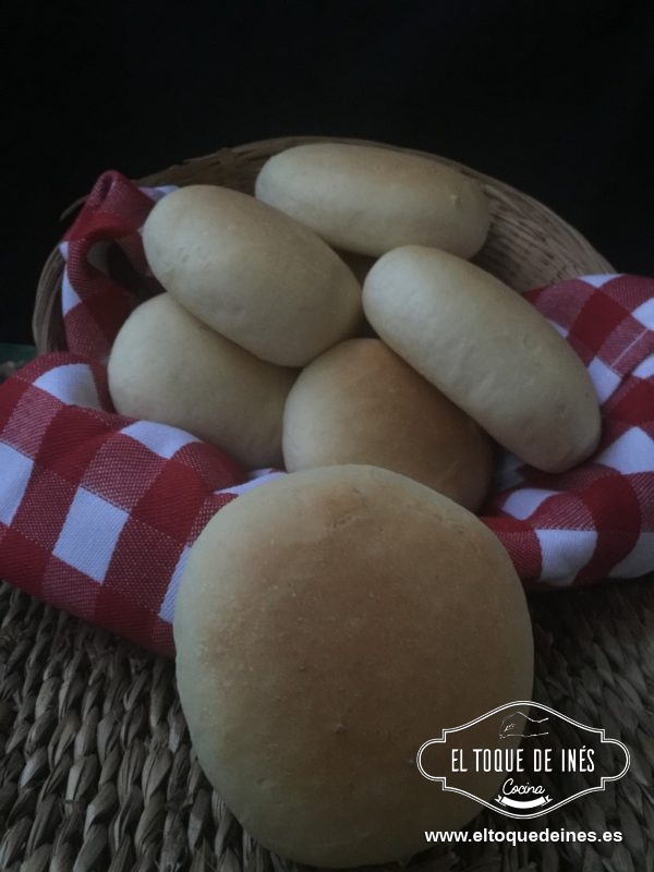 Dejamos enfriar sobre una rejilla.