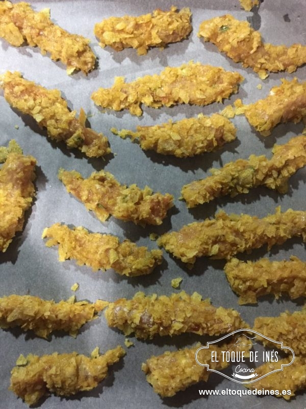 Las vamos colocando en la bandeja del horno sobre papel sulfurizado.