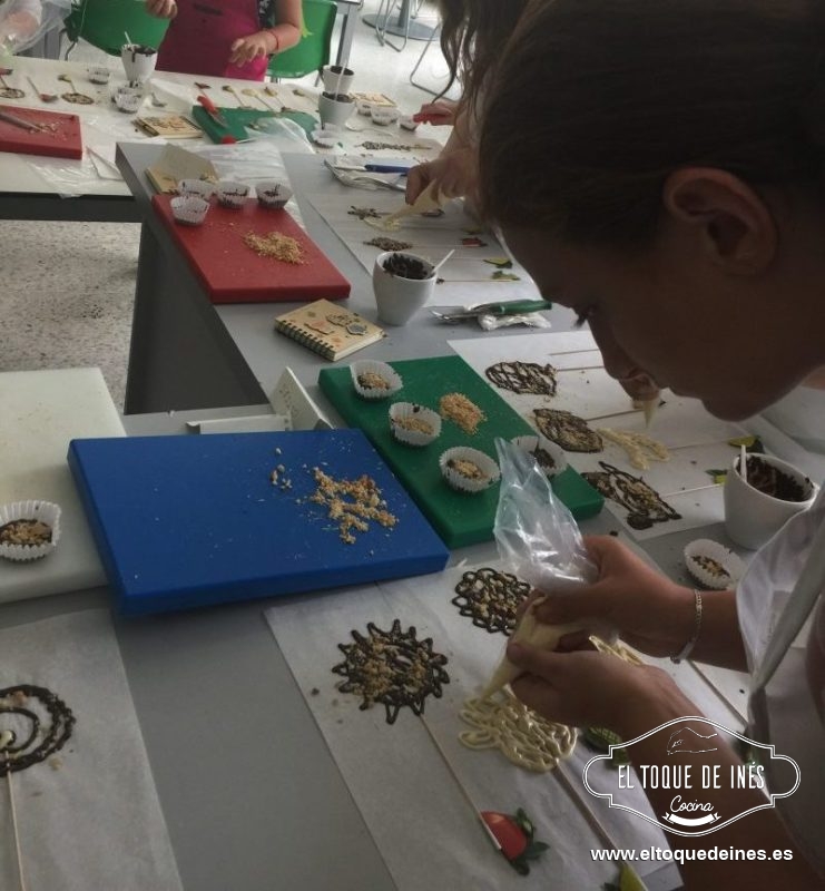 Comenzamos y disfrutamos de la mañana y así trabajaron los peques...unos artistas.