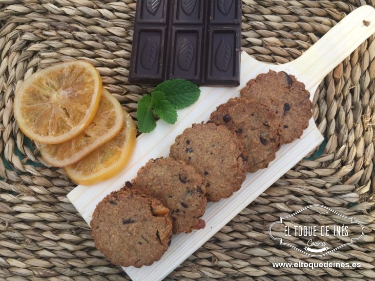 Galletas de centeno con chocolate y naranja