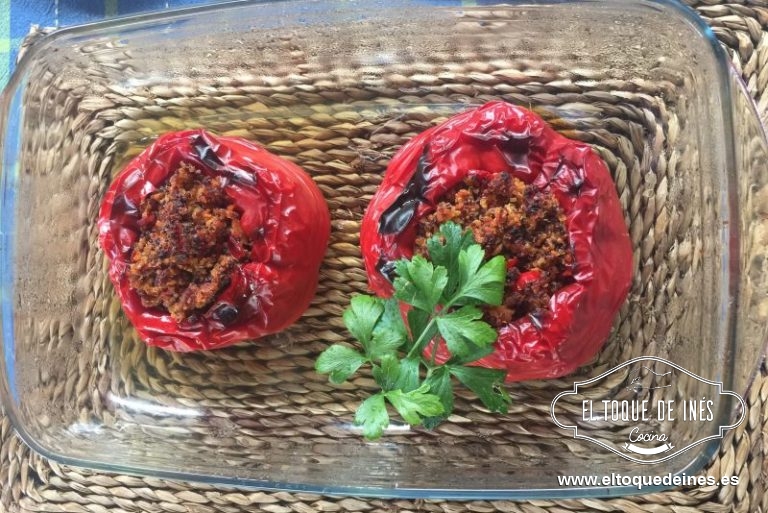 Colocamos en una bandeja de horno y metemos durante unos 45- 50 minutos a 170º con calor arriba y abajo.