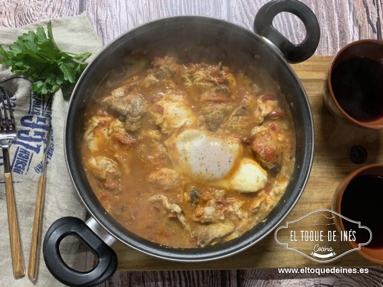 En el caso del huevo de oca tarda algo más en hacerse pero si son de gallina en unos 5 minutos posiblemente se cuaje la clara .