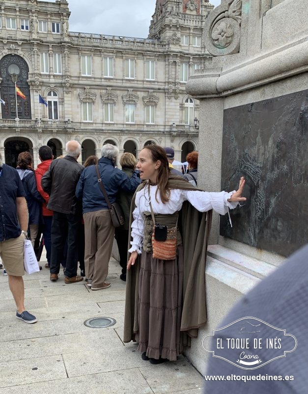 Tras el chocolate le fuimos a dar a la pata un poco, gracias al Ayuntamiento de A Coruña y Turismo Coruña conocimos la historia de María Pita.