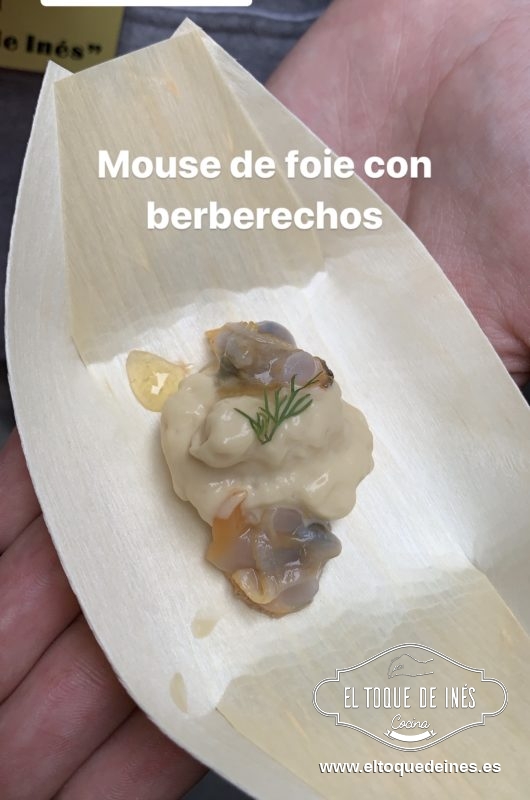 Primero unos berberechos con mouse de foie, estaba exquisito.