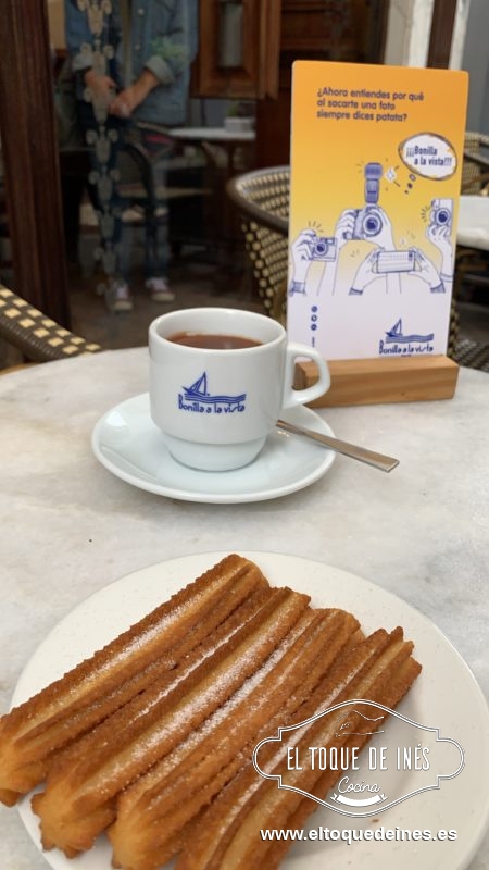 Tomamos el mejor chocolate con churros del mundo...y es en serio, no es por hacerle la pelota, de verdad.