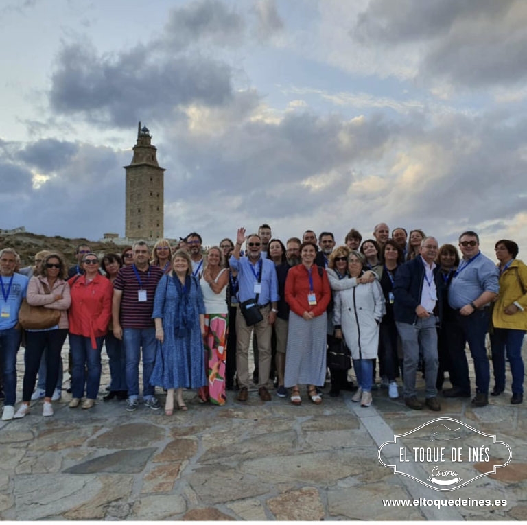 Finalizada la comida nos vino a recoger un autobús para llevarnos a visitar la zona de la Torre de Hércules y el Monte de San Pedro, monumentos entre los destacados de la ciudad de A Coruña.