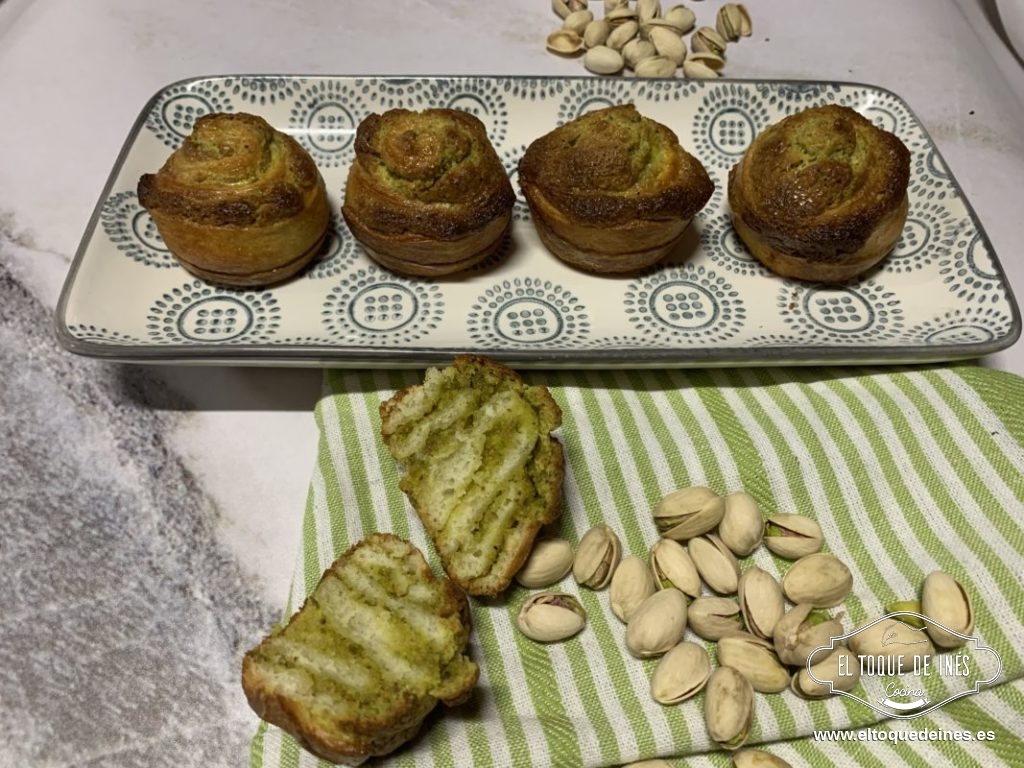 Rollitos de hojaldre con pistachos 