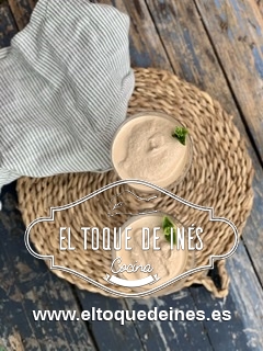 Si no tenéis thermomix ha de ser una batidora de vaso potente para poder triturar los hielos.
