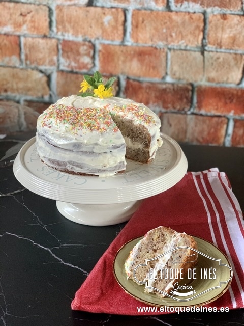 Decoramos como más nos guste, con flores, nueces, fideos de colores... como queráis.