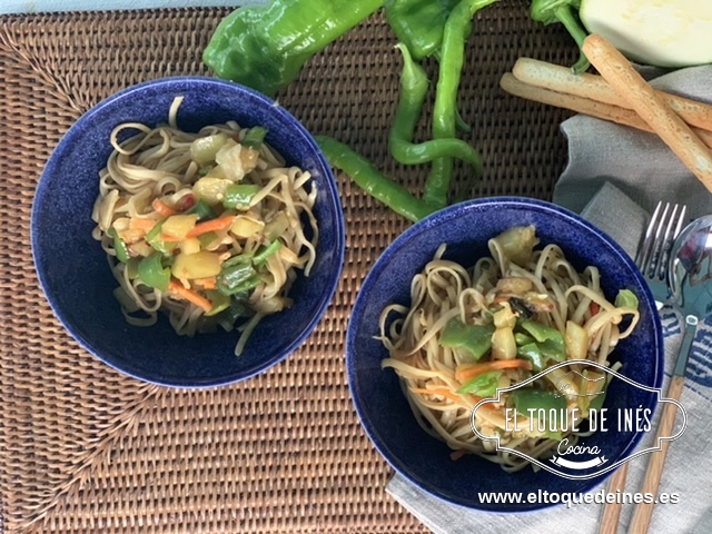 Mezclamos bien para que la pasta coja bien todos los sabores.