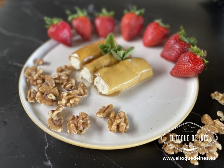 Canelón de miel relleno de requesón y nueces