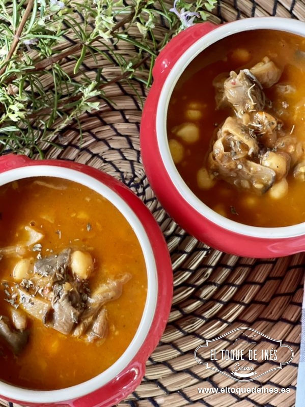 Si queréis le echáis un poquitín de albahaca picada o molida.
Y listo para disfrutar! 