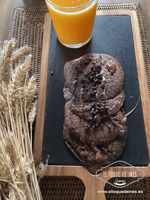 Acompañamos de lo que más os guste, ya sea fruta, crema de cacahuete, crema de cacao, nata…