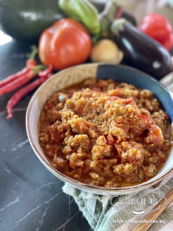 Está buenísimo con carne y pescados.