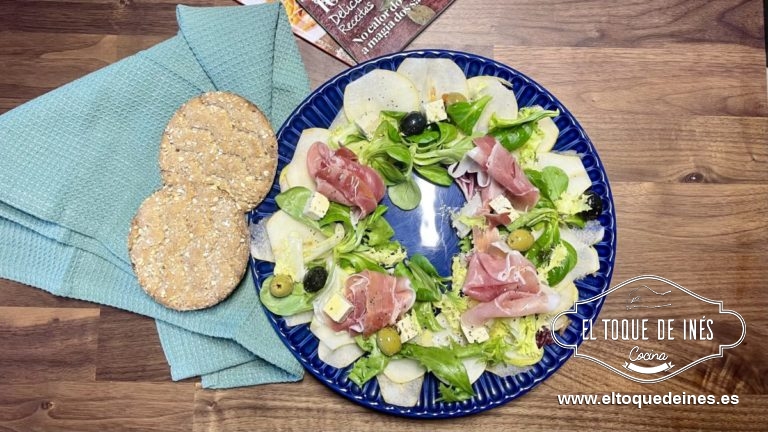Ensalada de jamón con pera