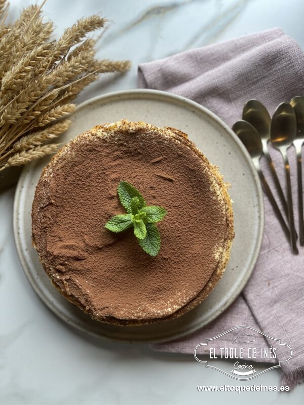 Una vez fría espolvoreamos cacao puro por encima (opcional).