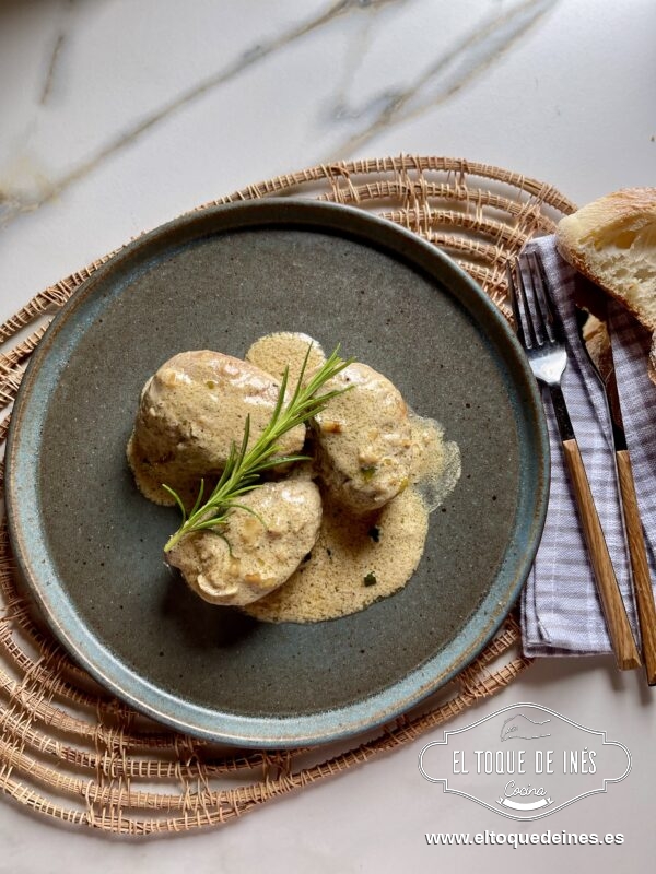 Acompañamos de patatas, ensalada, arroz o lo que vosotros prefiráis. 